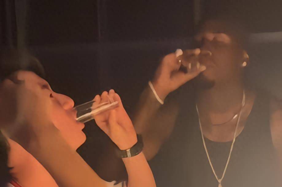 男女做羞羞的事视频